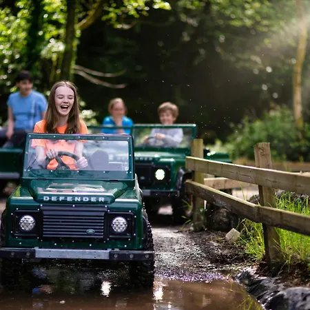 Wildlands Galway بيت خشبي *