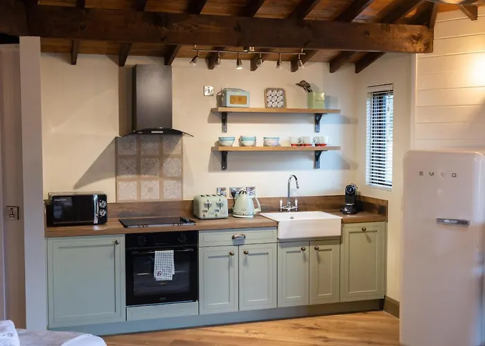 Wildlands Galway Lodge *