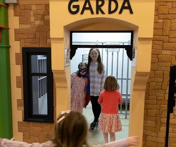 Wildlands Galway Lodge